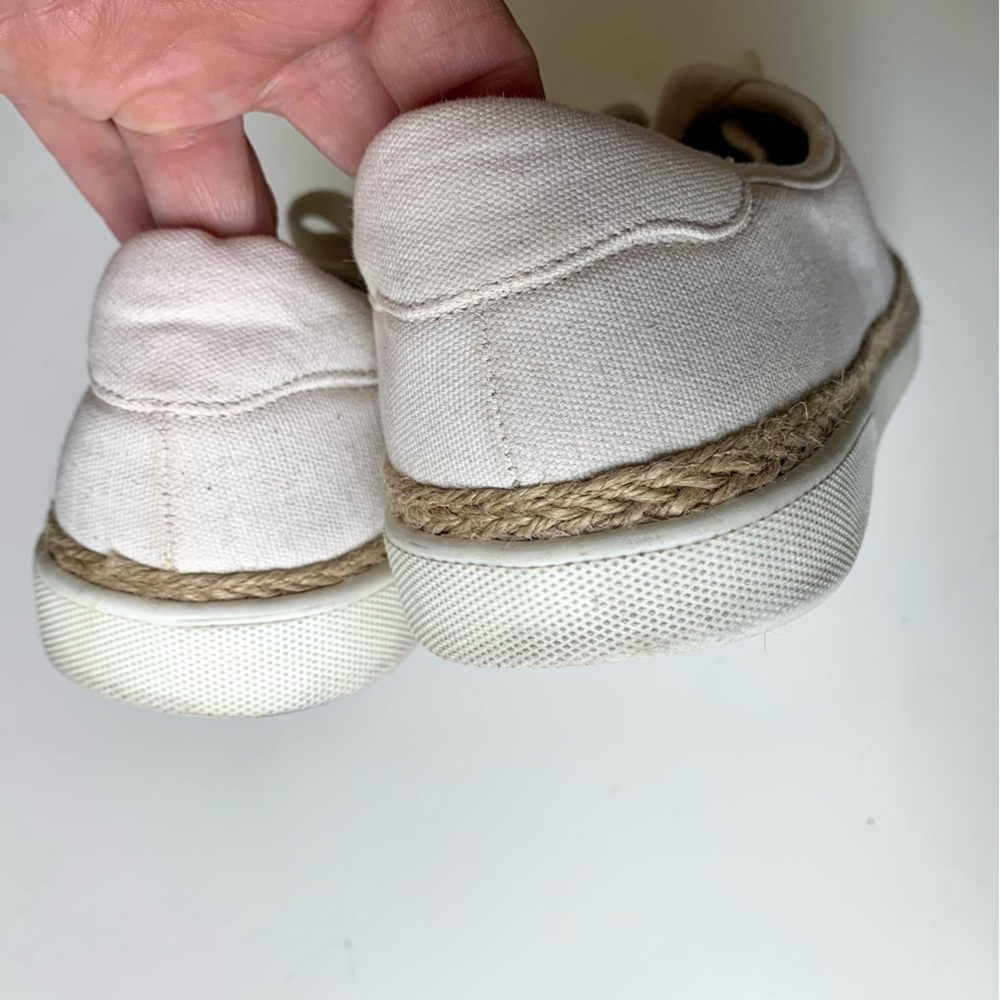 Vionic cream sneakers with tweed trim atβ white wall. Shoes feet love. Size 9 - Picture 7 of 16